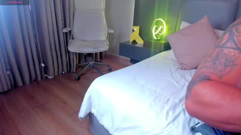 Snapshot of stone_lee_ chatting on October 11, 2025, 11:53 am Stone Lee online show from October 11, 2025, 11:53 am