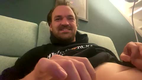 Snapshot of stonednboner chatting on May 17, 2026, 12:19 am Stonerboner online show from May 17, 2026, 12:19 am