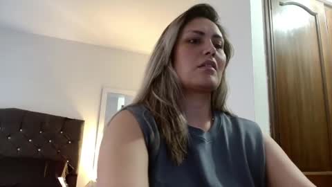 storm_hanks online show from February 3, 2026, 5:05 am