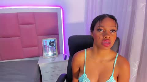 Sweety Stormi  online show from December 5, 2024, 1:38 pm