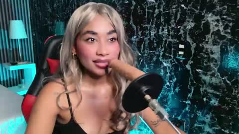 Snapshot of stormybdsm chatting on May 10, 2026, 12:05 am Stormy online show from May 10, 2026, 12:05 am