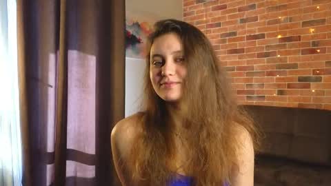 Luna online show from April 28, 2026, 5:01 am