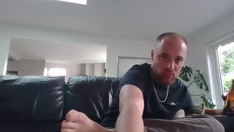 str8feet33 online show from December 2, 2025, 6:19 am