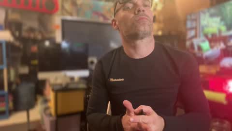 Snapshot of str8foryouguy chatting on January 22, 2025, 9:35 am Str8 online show from January 22, 2025, 9:35 am