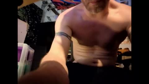 Str8 online show from May 5, 2026, 12:57 pm