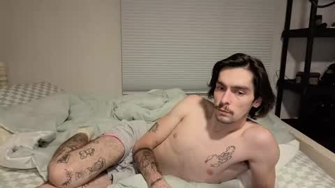 Snapshot of str8whiteboy21 chatting on April 7, 2026, 6:58 am str8whiteboy21 online show from April 7, 2026, 6:58 am