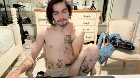 Snapshot of str8whiteboy21 chatting on April 22, 2026, 10:17 am str8whiteboy21 online show from April 22, 2026, 10:17 am