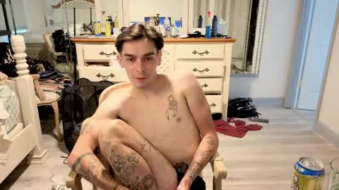 Snapshot of str8whiteboy21 chatting on May 9, 2026, 4:45 pm str8whiteboy21 online show from May 9, 2026, 4:45 pm