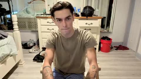 Snapshot of str8whiteboy21 chatting on May 15, 2026, 2:57 pm str8whiteboy21 online show from May 15, 2026, 2:57 pm