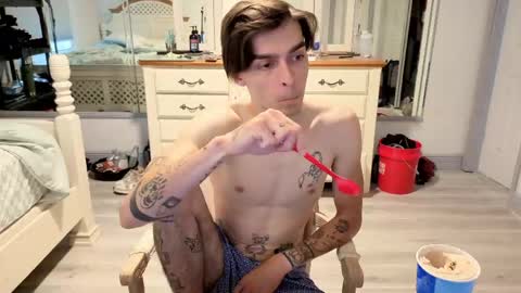 Snapshot of str8whiteboy21 chatting on May 16, 2026, 3:44 pm str8whiteboy21 online show from May 16, 2026, 3:44 pm