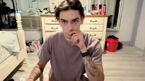 Snapshot of str8whiteboy21 chatting on May 18, 2026, 6:25 pm str8whiteboy21 online show from May 18, 2026, 6:25 pm