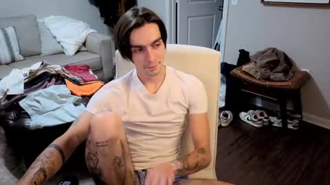 Snapshot of str8whiteboy21 chatting on June 5, 2026, 1:45 am str8whiteboy21 online show from June 5, 2026, 1:45 am