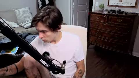 Snapshot of str8whiteboy21 chatting on July 16, 2026, 4:18 am str8whiteboy21 online show from July 16, 2026, 4:18 am