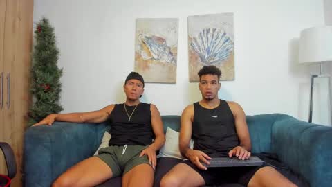 straight__friends online show from April 28, 2026, 2:33 pm