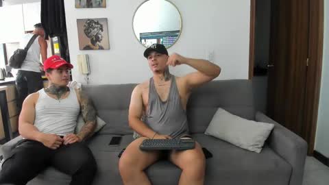 Snapshot of straight__friends chatting on May 19, 2026, 1:50 pm straight__friends online show from May 19, 2026, 1:50 pm