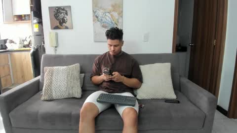 Snapshot of straight__friends chatting on June 7, 2026, 1:48 pm straight__friends online show from June 7, 2026, 1:48 pm