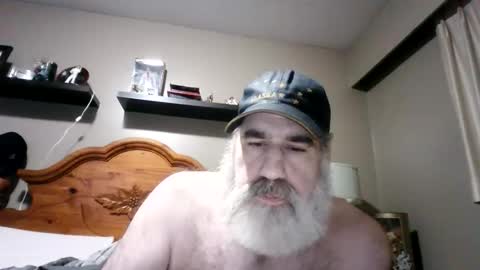 Straightbear4you online show from December 2, 2025, 12:54 pm