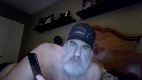 Straightbear4you online show from April 18, 2026, 11:14 am