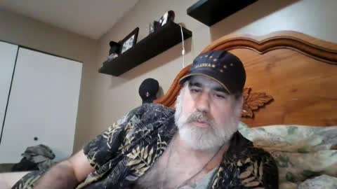 Straightbear4you online show from July 9, 2026, 4:16 am