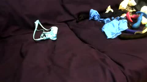 straightboytoy713851 online show from October 26, 2025, 10:43 am