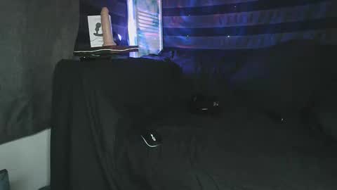 straitpipermann22 online show from November 13, 2025, 7:18 am