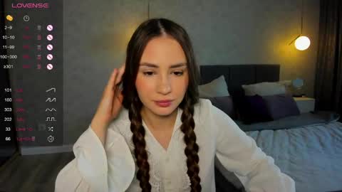 Snapshot of straw_juice chatting on April 15, 2026, 4:08 am Laura online show from April 15, 2026, 4:08 am