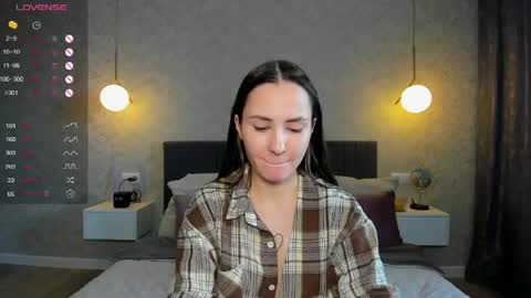 Snapshot of straw_juice chatting on April 26, 2026, 10:13 am Laura online show from April 26, 2026, 10:13 am