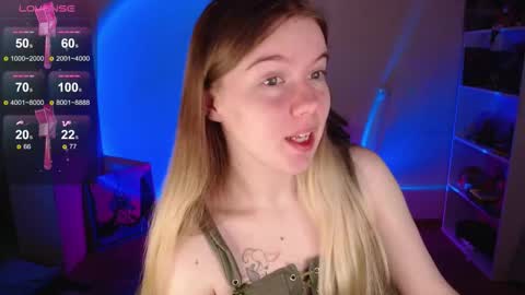 Snapshot of strawberry_juli chatting on October 2, 2025, 6:09 am Juli online show from October 2, 2025, 6:09 am