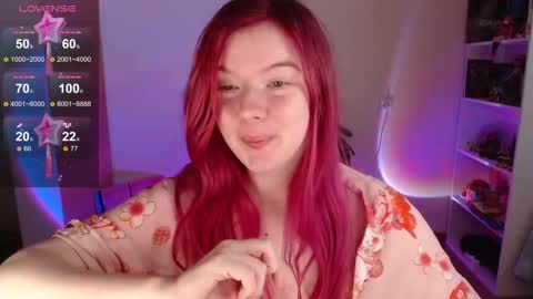 Snapshot of strawberry_juli chatting on October 17, 2025, 8:39 am Juli online show from October 17, 2025, 8:39 am