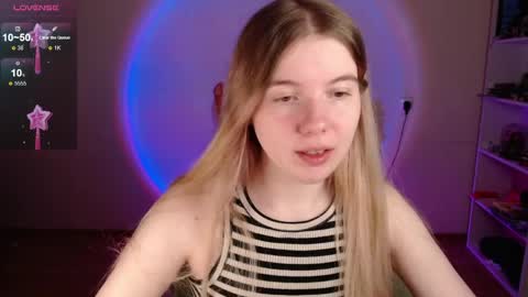 Snapshot of strawberry_juli chatting on May 2, 2026, 8:19 am Juli online show from May 2, 2026, 8:19 am