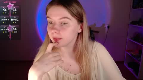 Snapshot of strawberry_juli chatting on May 4, 2026, 1:45 am Juli online show from May 4, 2026, 1:45 am