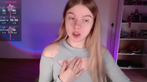 Snapshot of strawberry_juli chatting on May 11, 2026, 9:59 am Juli online show from May 11, 2026, 9:59 am