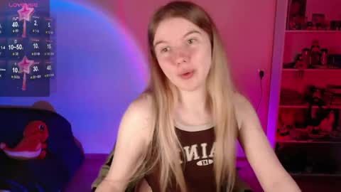 Snapshot of strawberry_juli chatting on May 18, 2026, 5:46 am Juli online show from May 18, 2026, 5:46 am