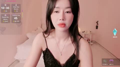 strawberry_loveee online show from September 13, 2025, 5:13 pm