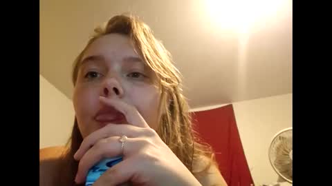 Strawberry online show from January 9, 2026, 6:27 am