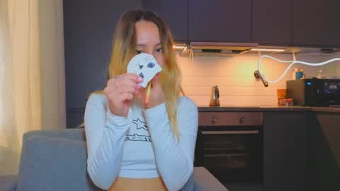 Tati and Lola online show from April 24, 2026, 8:50 am