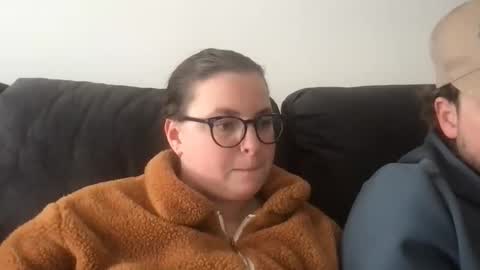 stretchyskate online show from February 8, 2026, 9:51 pm