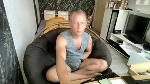 stringslave02 online show from June 24, 2026, 12:59 pm