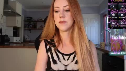 Amorina online show from April 27, 2026, 9:29 am