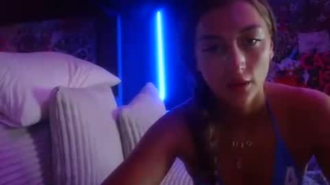 strippersofia online show from June 21, 2026, 3:47 pm