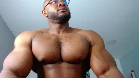 strong_george1 online show from December 11, 2024, 11:43 pm