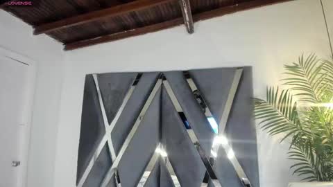 Snapshot of strong_girl_ chatting on October 25, 2025, 10:56 am Alexa   online show from October 25, 2025, 10:56 am