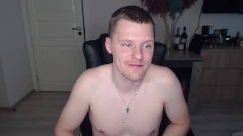 Snapshot of strong_guy_xxx chatting on November 1, 2025, 7:43 am strong_guy_xxx online show from November 1, 2025, 7:43 am