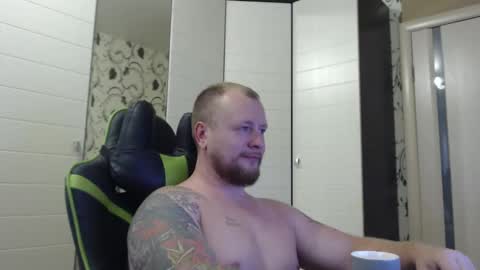 Snapshot of strongass18 chatting on September 20, 2025, 10:38 am Alex online show from September 20, 2025, 10:38 am