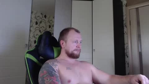 Snapshot of strongass18 chatting on October 7, 2025, 8:55 am Alex online show from October 7, 2025, 8:55 am