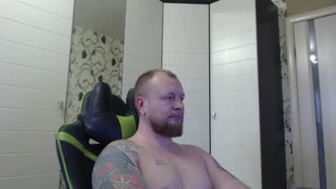 Snapshot of strongass18 chatting on October 28, 2025, 8:18 am Alex online show from October 28, 2025, 8:18 am