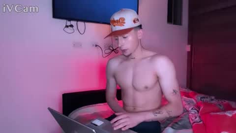 stronghardlatino online show from September 30, 2025, 3:00 am