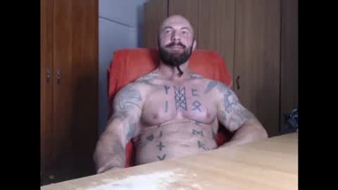 Snapshot of strongivan chatting on August 6, 2026, 4:03 am StrongIvan online show from August 6, 2026, 4:03 am