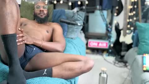 Snapshot of strongmellow chatting on October 23, 2025, 3:22 pm strongmellow online show from October 23, 2025, 3:22 pm