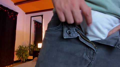 Snapshot of strosa_ chatting on January 4, 2025, 8:16 pm strosa_ online show from January 4, 2025, 8:16 pm